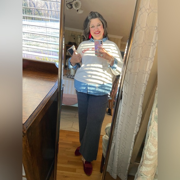 Meet your Posher, Ellen - Picture 2 of 2